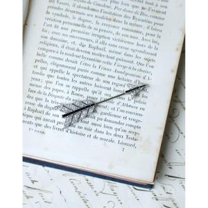 Broche Flèche Diamants Art Déco sur Or Blanc et Platine