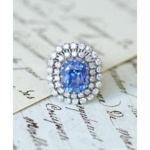 Bague Cocktail Saphir de Ceylan 7,50 Cts et Diamants sur Or Blanc