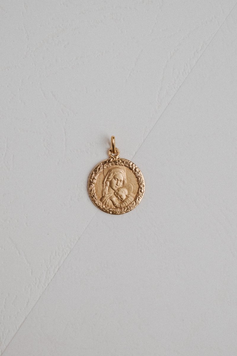 Médaille Vierge et l'Enfant en or jaune 750/000, Arthus Bertrand-photo-3