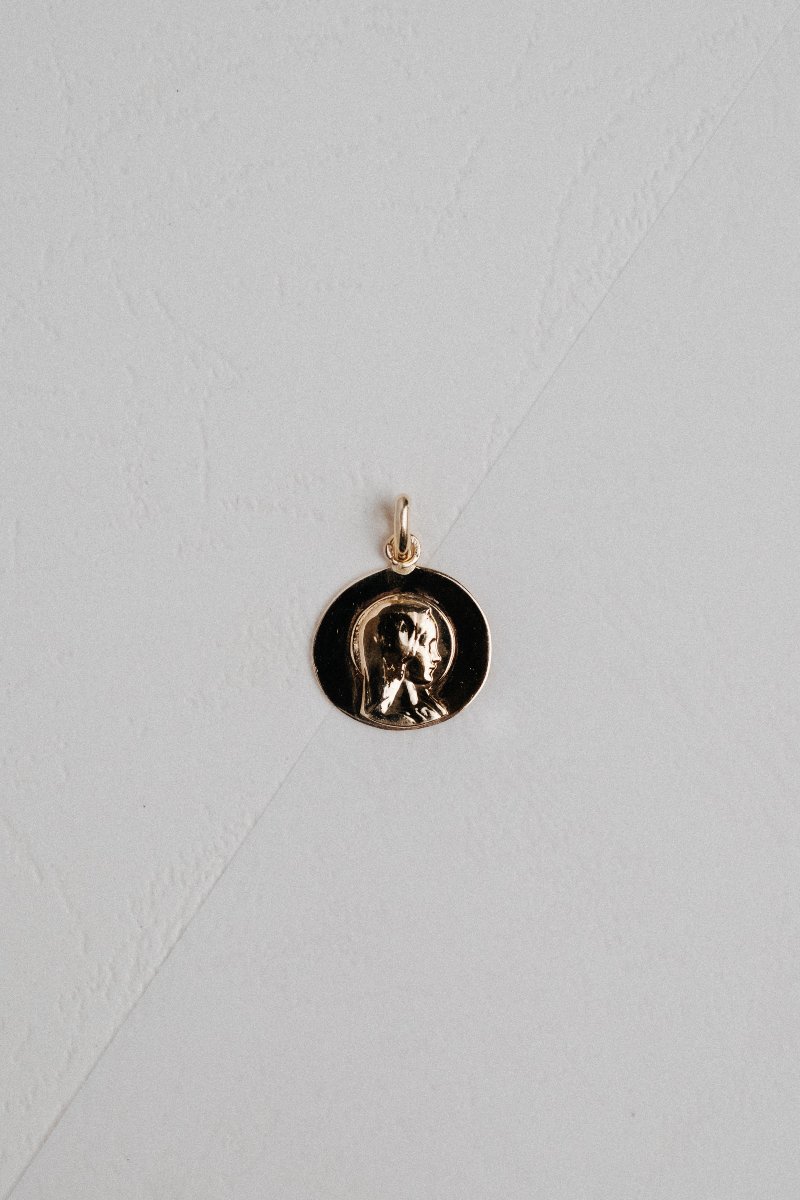 Médaille galet de la Vierge en or jaune 750/000 Arthus Bertrand-photo-3