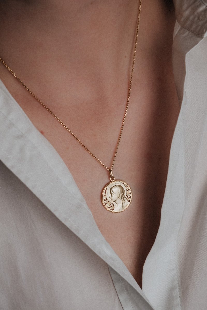 Médaille de la Vierge ajourée en or jaune 750/000