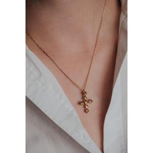 Croix XIXème en or jaune 750/000, perle et diamants