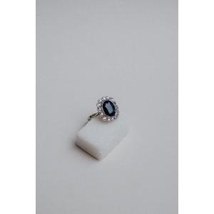 750/000 White Gold And Sapphire Pompadour Ring.