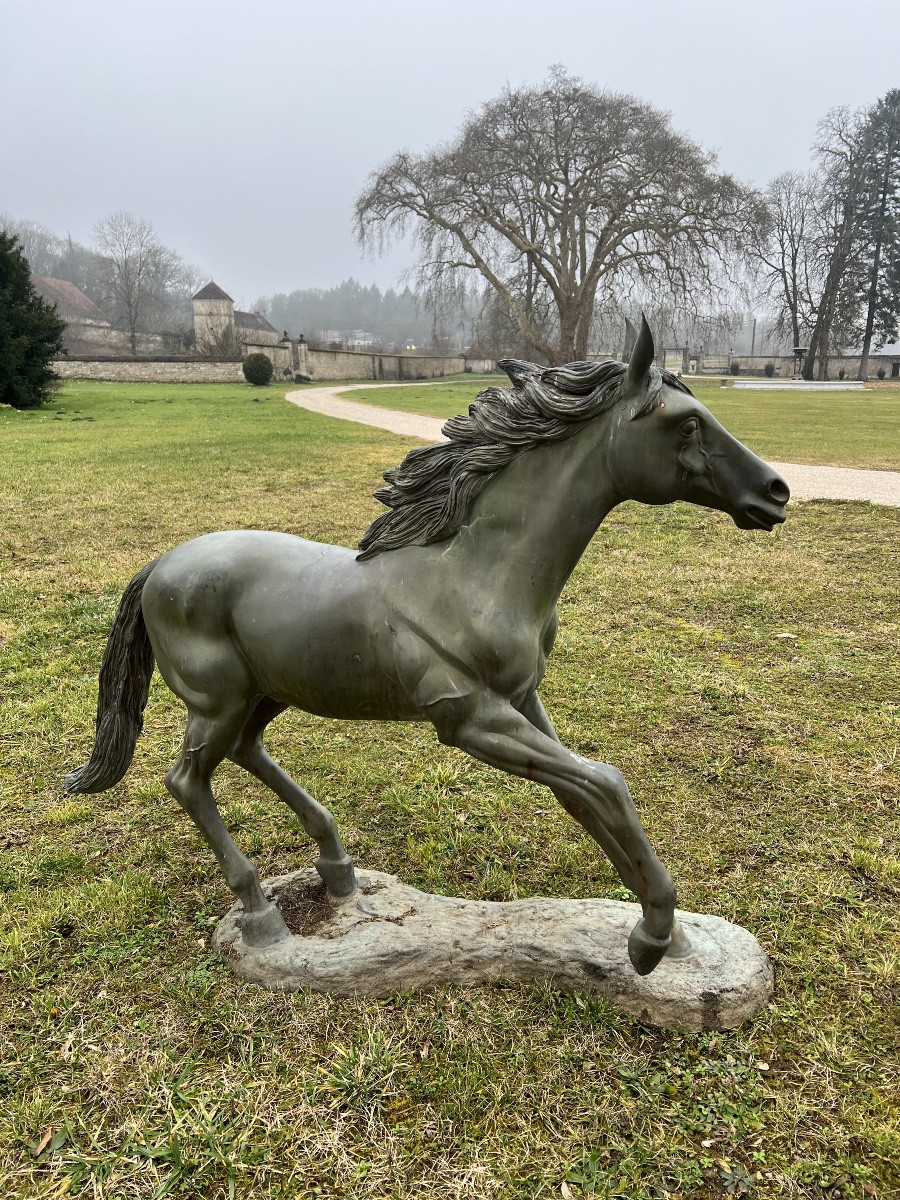Cheval en bronze  sculpture hippisme course  équitation 
