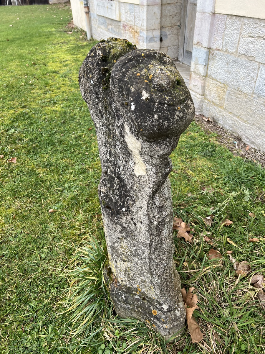 Pierre de parc borne sculpture en pierre zoomorphe 