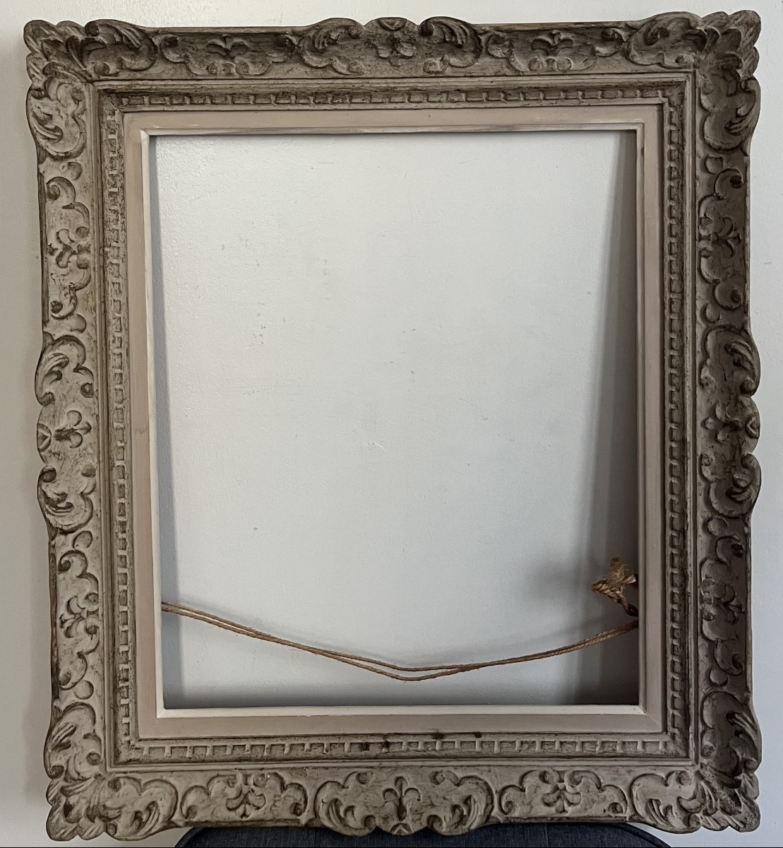 Cadre Montparnasse des années 30 format standard 10 F Feuillure 55 cm x 46 cm. 