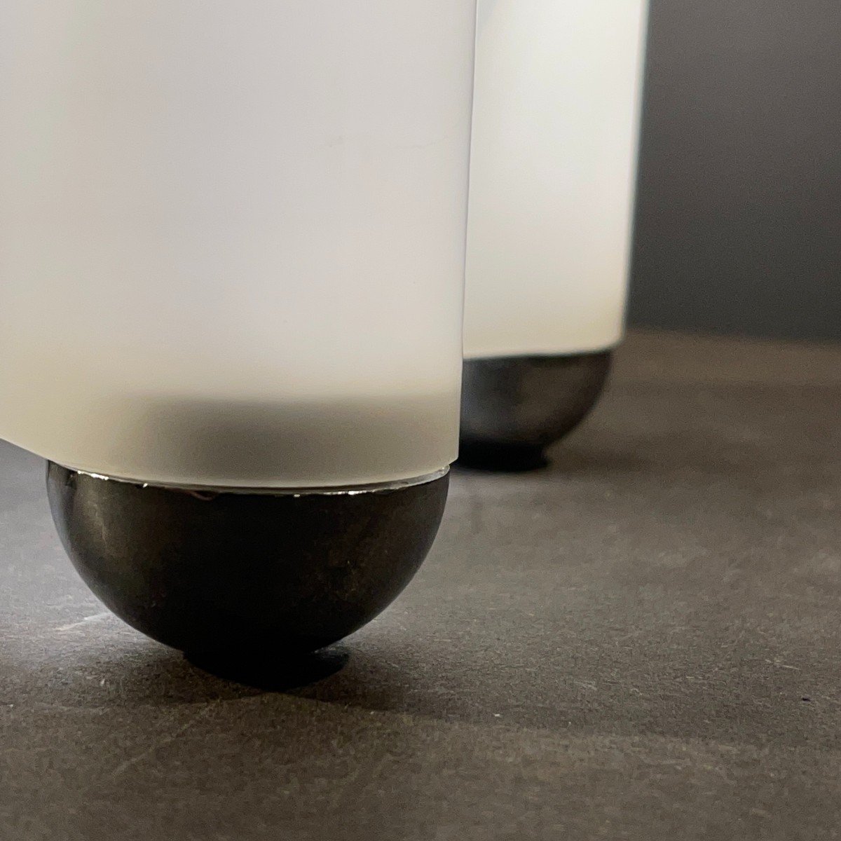 Giotto Stoppino "Drop" pour Tronconi, Lampe de Table en Verre Doublé Opalin, 1976-photo-1