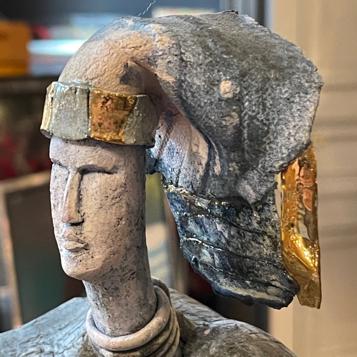 KLARA REYNDERS ' Le Guerrier ' sculpture en céramique, émail et dorure, vers 1987-photo-4