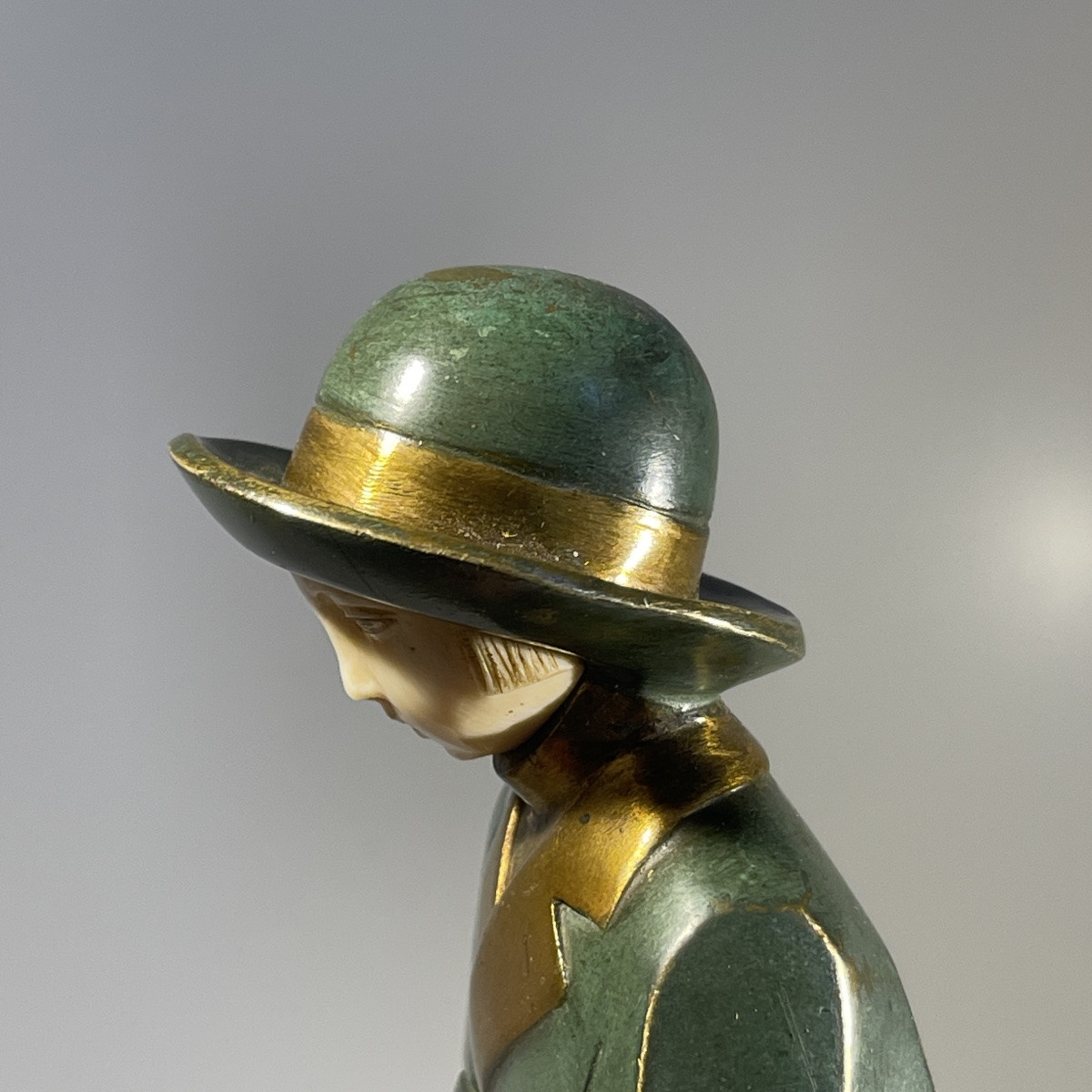 Sculpture Chryséléphantine Art Déco 'fille Au Panier', Bronze à Patine Verte Et Dorée, Ca 1930-photo-4