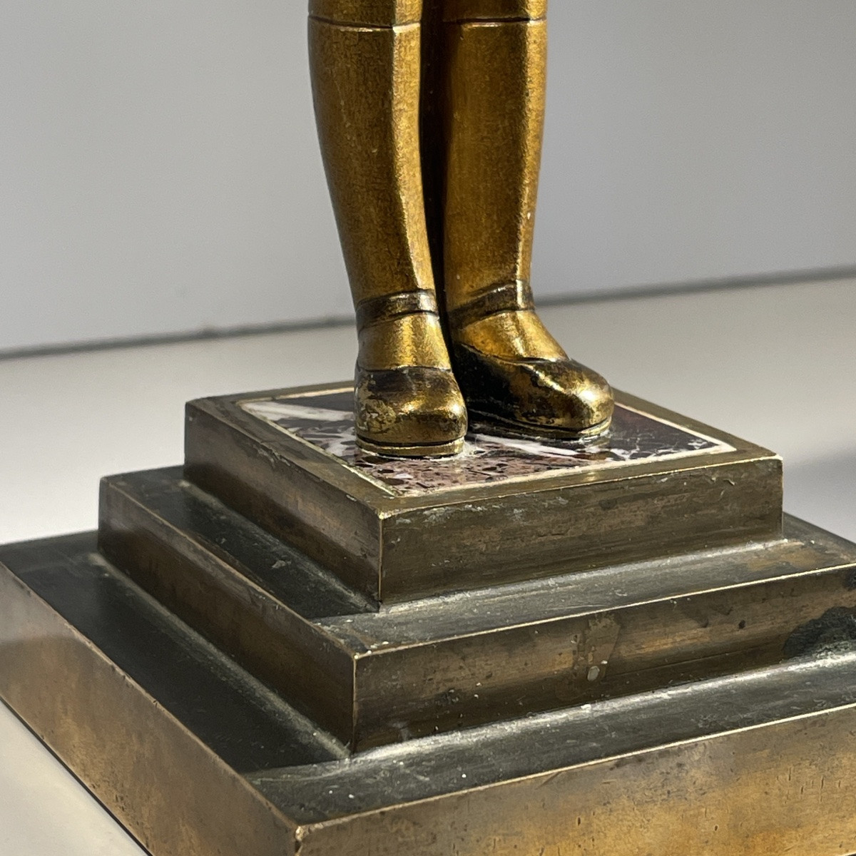 Sculpture Chryséléphantine Art Déco 'fille Au Panier', Bronze à Patine Verte Et Dorée, Ca 1930-photo-2