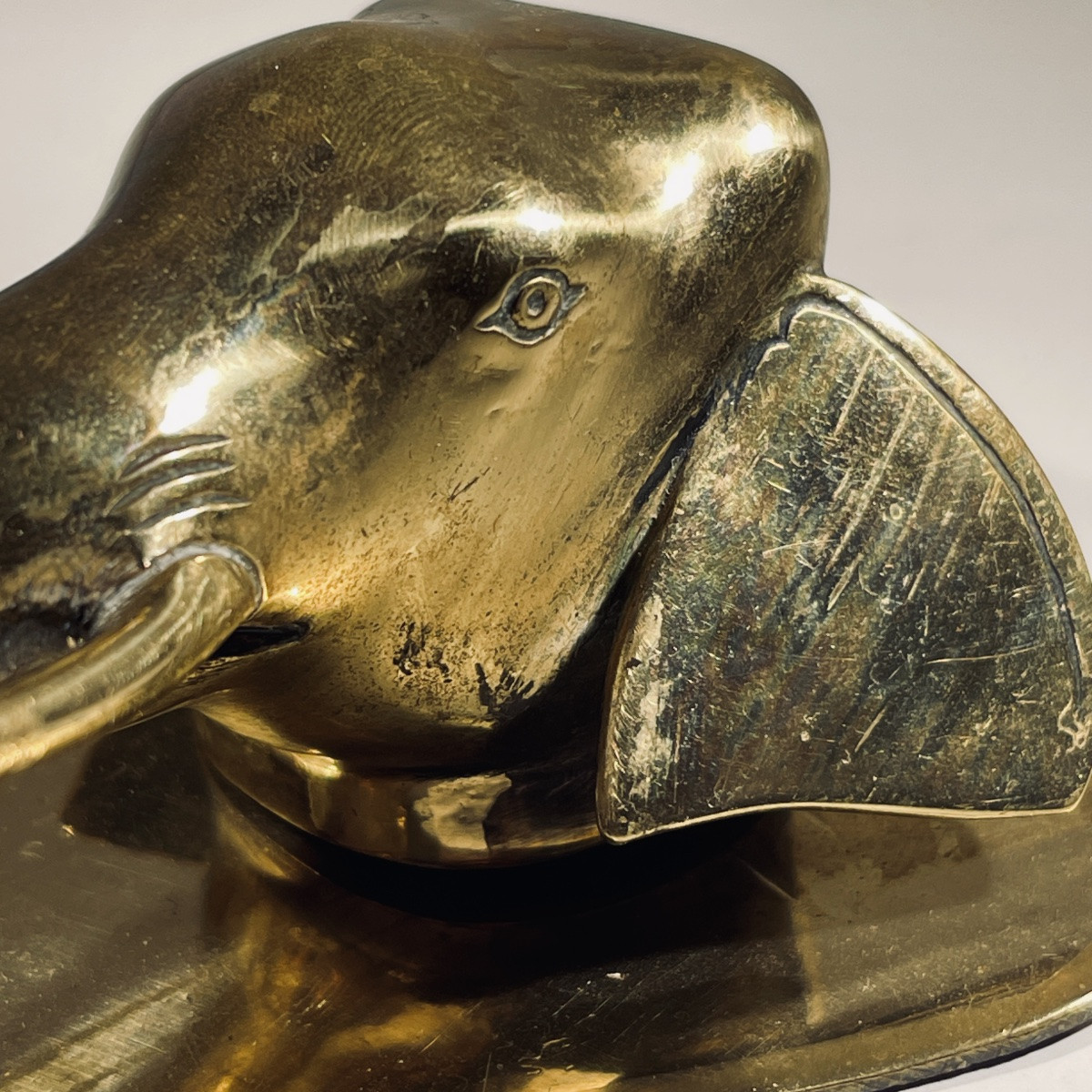 Heurtoir de porte / presse papier mural, sculpture d'un éléphant en bronze, XIXe s-photo-3
