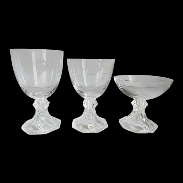 Val Saint Lambert "yale" Crystal Service: 12 Champagne Glasses - 9 Red Wine Glasses - 6 White Wine Glasses
