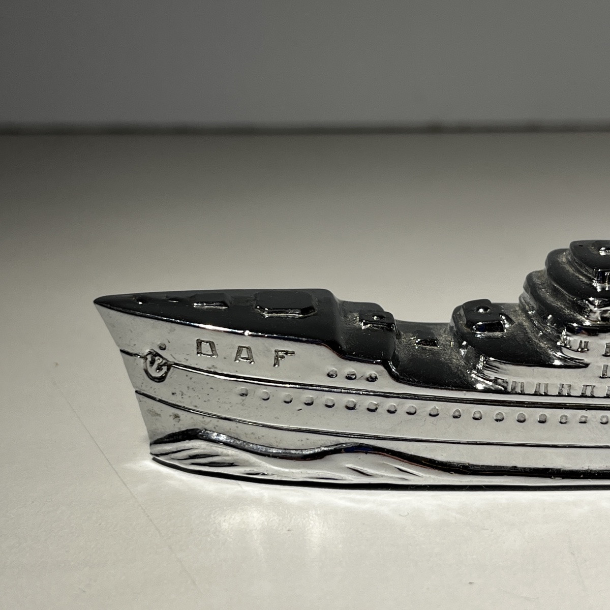 Briquet de table Art Déco MTC ,Bateau - Paquebot de croisière, acier chromé, ca 1930-photo-4