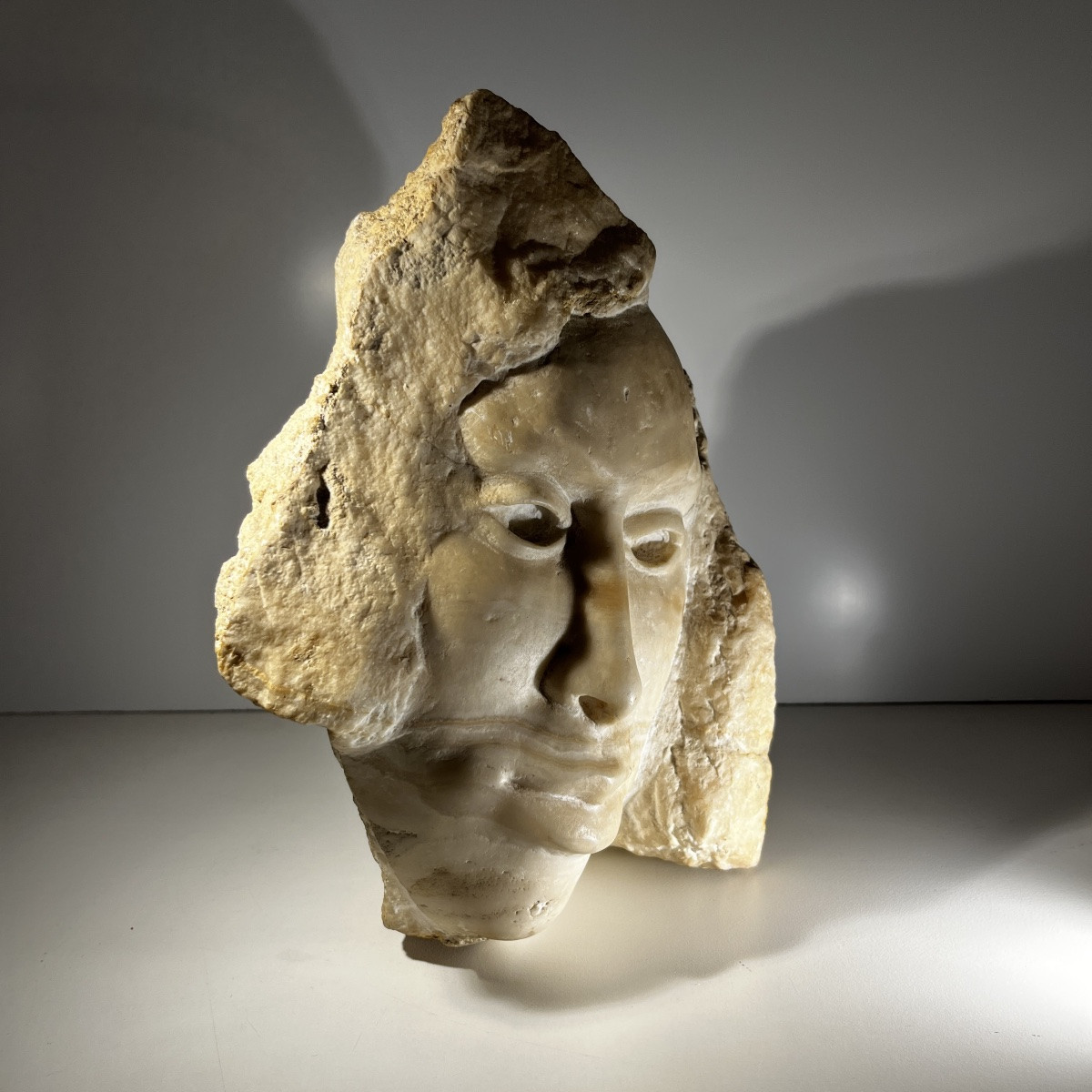 Georg Glaser "Visage de femme" sculpture buste / masque en marbre, ca 1980-photo-4