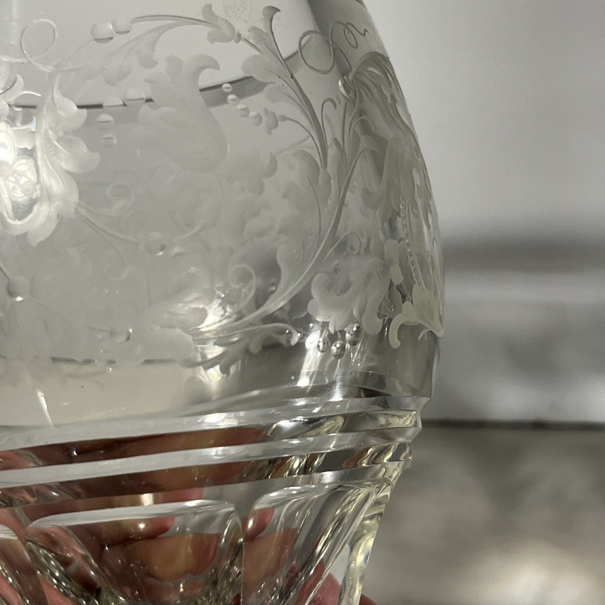 Pair Of Stemmed Glasses In Thick Cut Crystal With Scrollwork And Monogram Decoration, Circa 1900 -photo-5