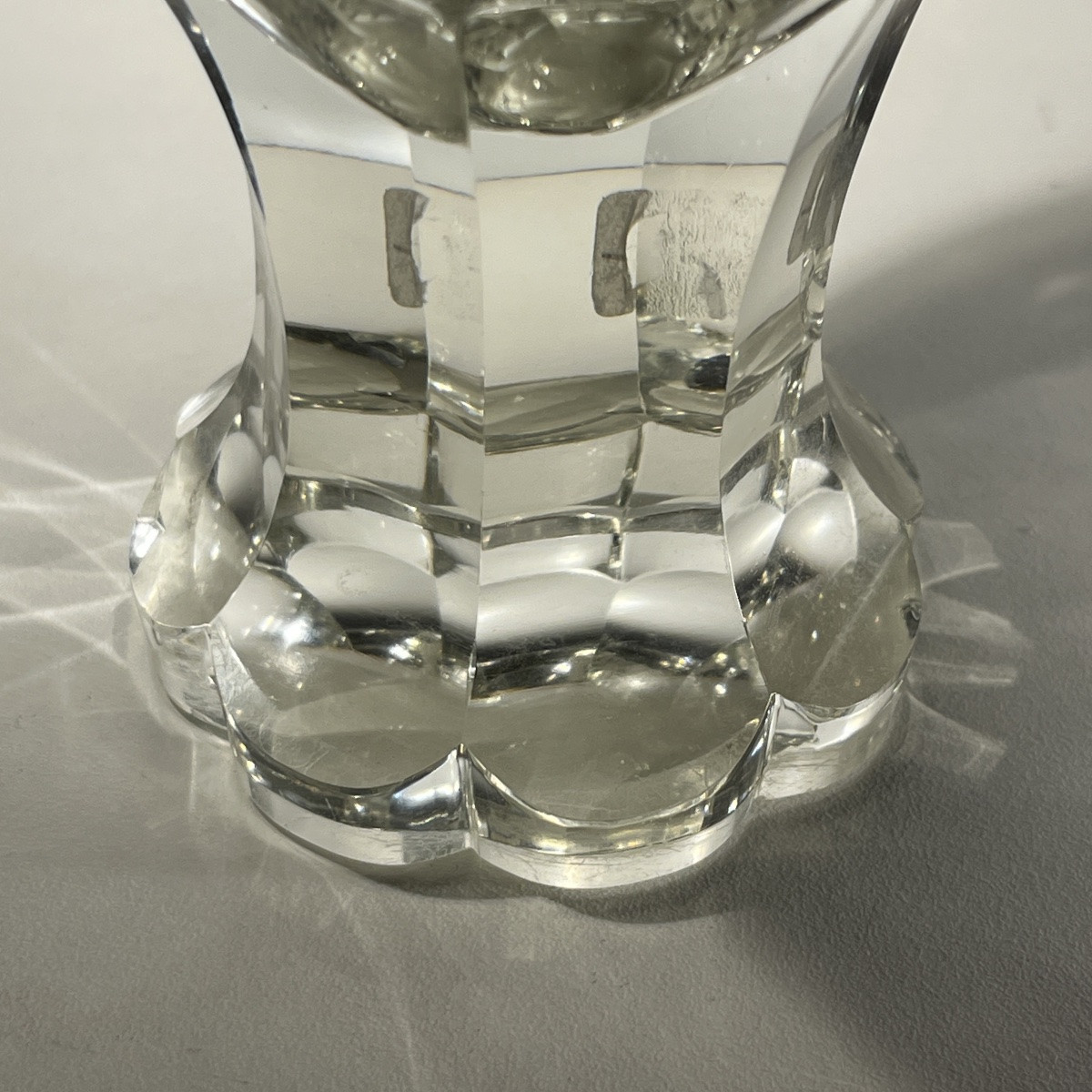 Pair Of Stemmed Glasses In Thick Cut Crystal With Scrollwork And Monogram Decoration, Circa 1900 -photo-6