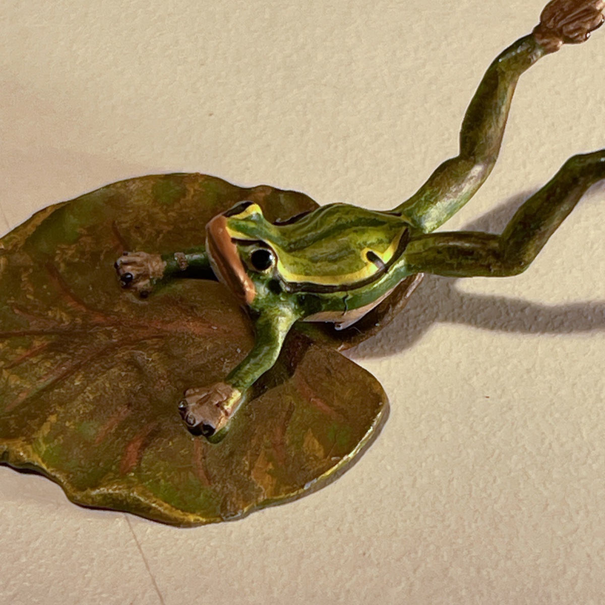 Franz Bergmann "Grenouille plongeante au nénuphar" sculpture bronze de Vienne polychrome, 1900-photo-3