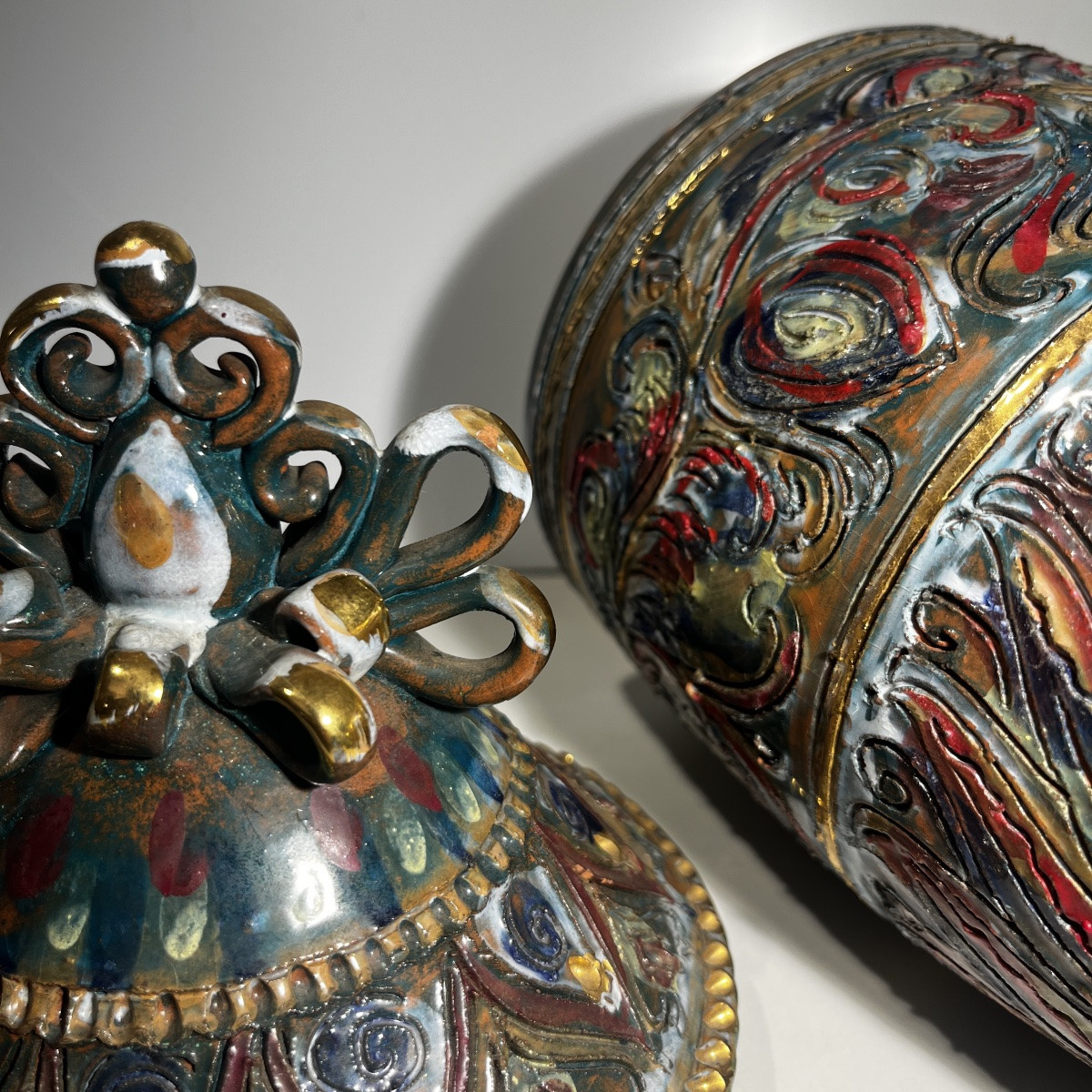 Louis Waem pour Maîtrise de Nimy, vase couvert en céramique polychrome, 1940s-photo-3