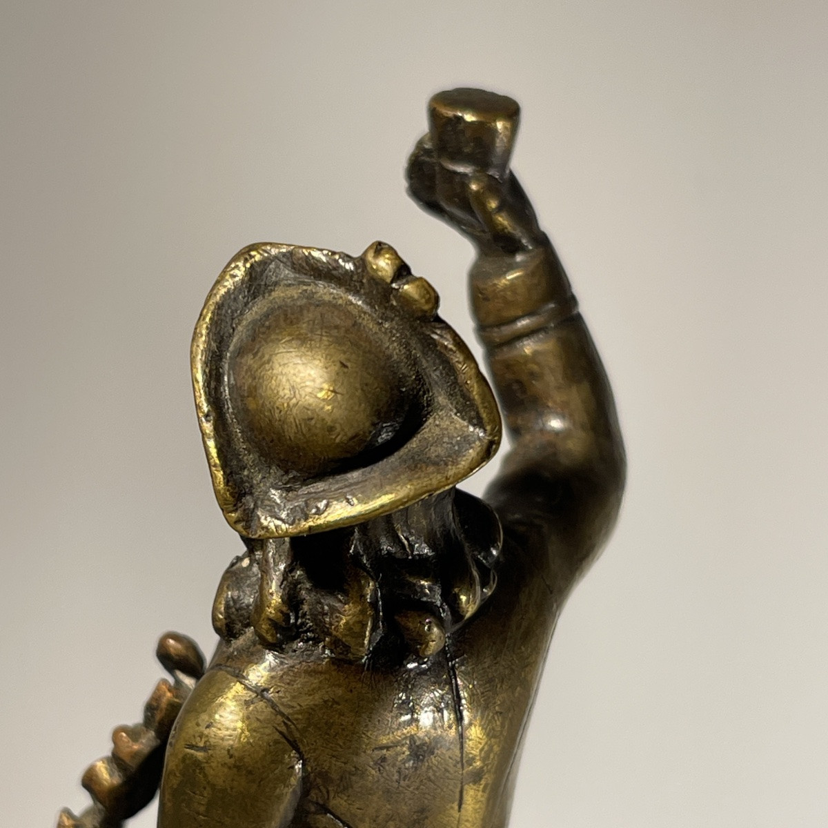 Sonnette clochette d'hôtel, sculpture personnage en bronze à 4 grelots glands de chêne, XIXe s-photo-2
