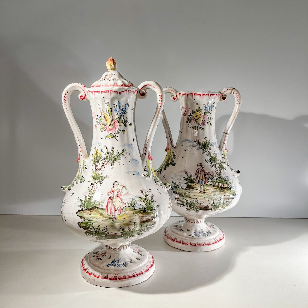 Joseph Gaspard Robert, Faïencerie de Marseille, paire de vases-photo-6