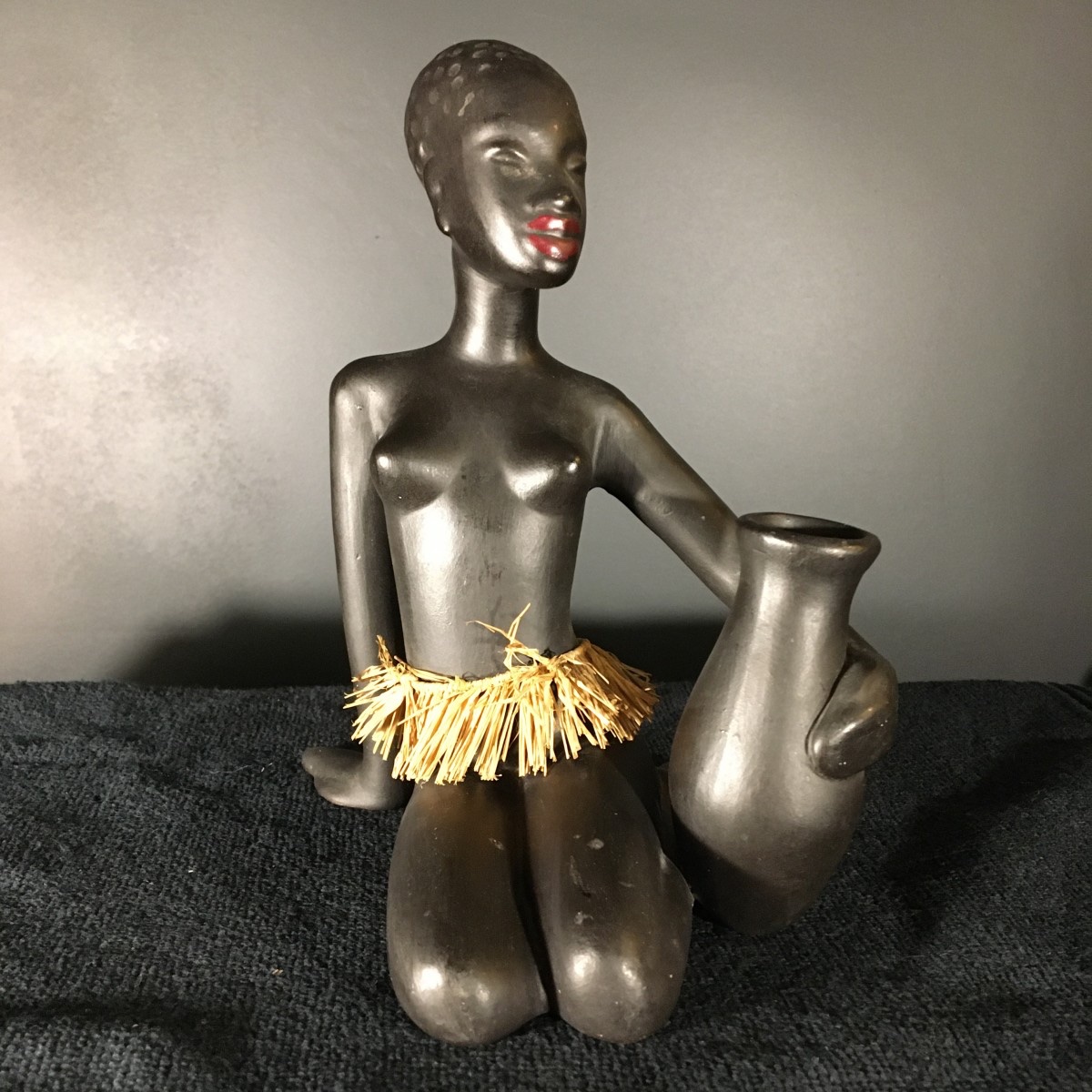 Anzengruber Keramik, Ceramic Sculpture Of A Naked African Watusi Woman With A Tamtam And Loincloth, 1950-photo-1