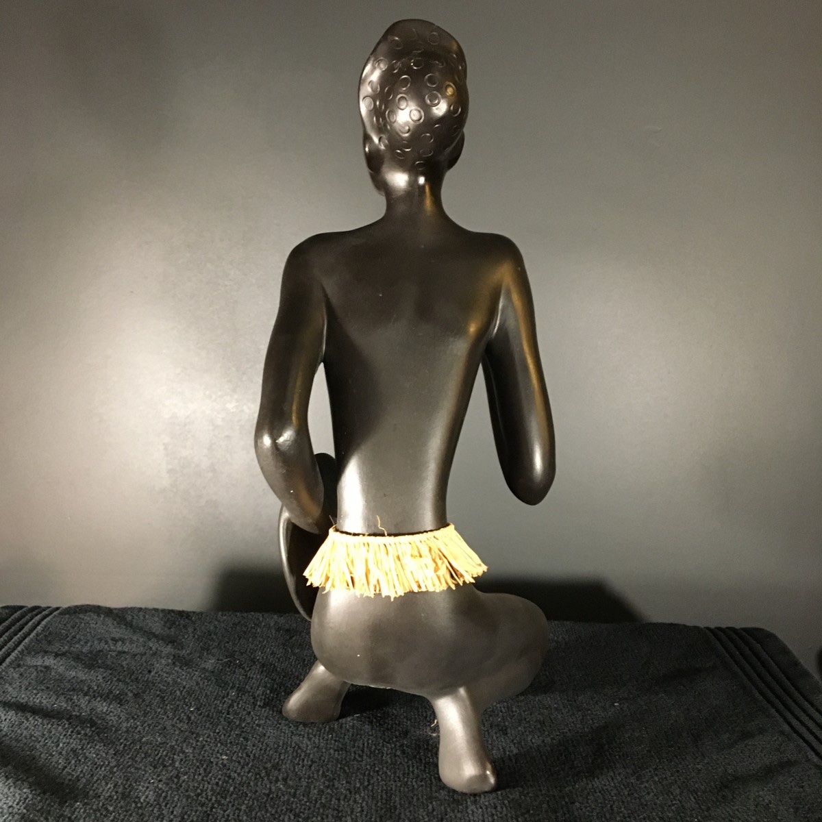 Anzengruber Keramik, Sculpture Of A Naked Watusi African Woman With A Ceramic Shield, Circa 1950-photo-1