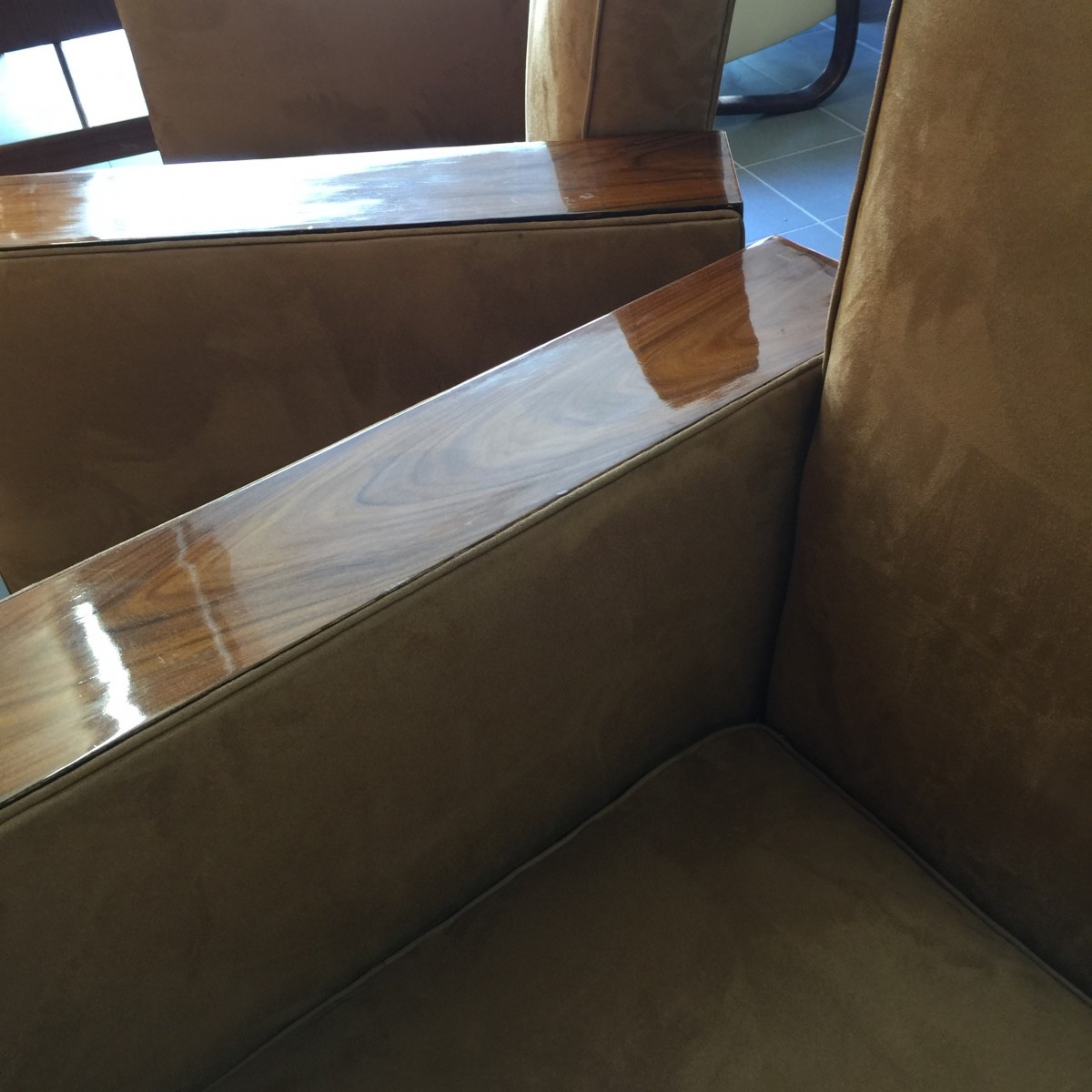 Pair Of Modernist And Cubist Art Deco Armchairs / Clubs, Alcantara And Walnut, Circa 1930-photo-2
