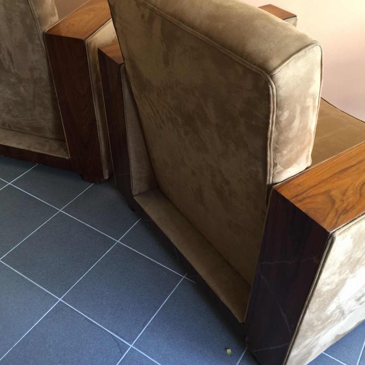 Pair Of Modernist And Cubist Art Deco Armchairs / Clubs, Alcantara And Walnut, Circa 1930-photo-3