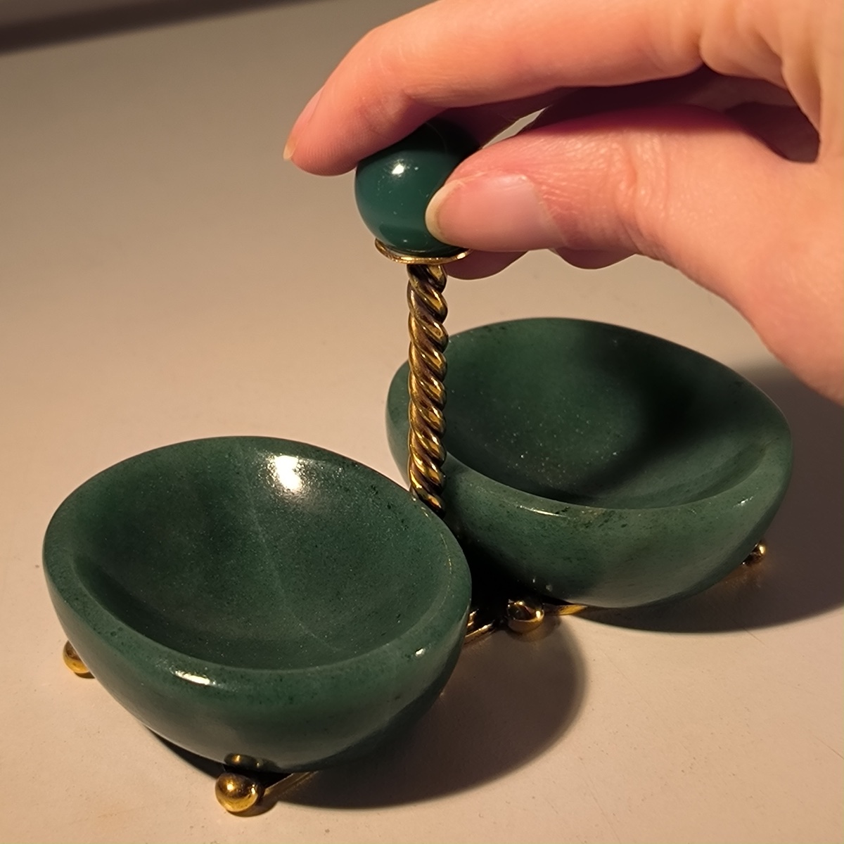 Wolfers Frères, double saleron condimentier en argent massif vermeil et aventurine, ca 1950-photo-2