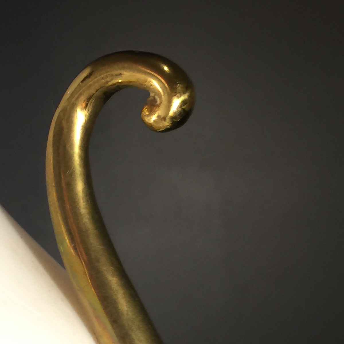 Venini Primavera In Murano, White Opaline Glass With Gold Handles, Chiseled Bronze Base, 20th Century-photo-5