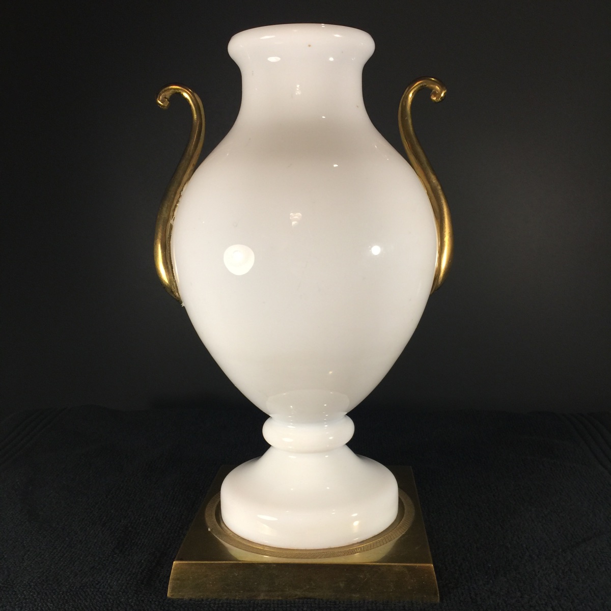 Venini Primavera In Murano, White Opaline Glass With Gold Handles, Chiseled Bronze Base, 20th Century-photo-7