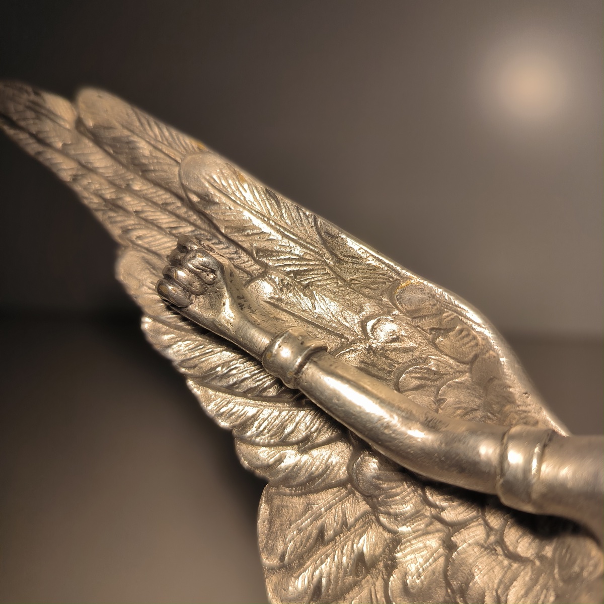 'La Conquête de l’Air' rare mascotte de voiture en bronze argenté, ca 1910-1925-photo-2