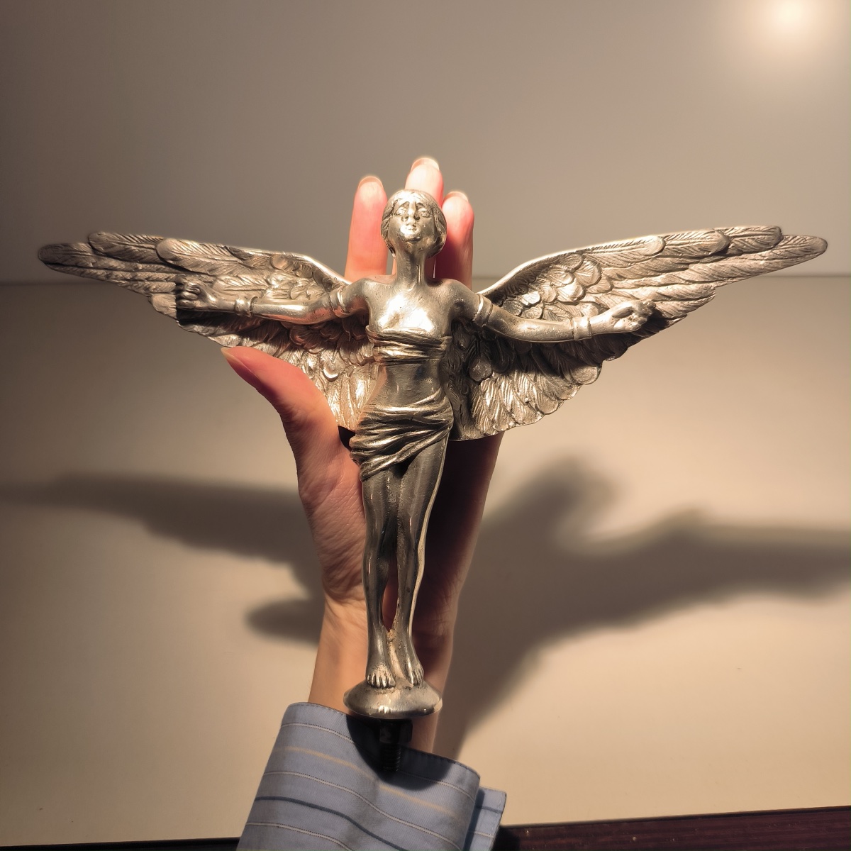 'La Conquête de l’Air' rare mascotte de voiture en bronze argenté, ca 1910-1925-photo-4