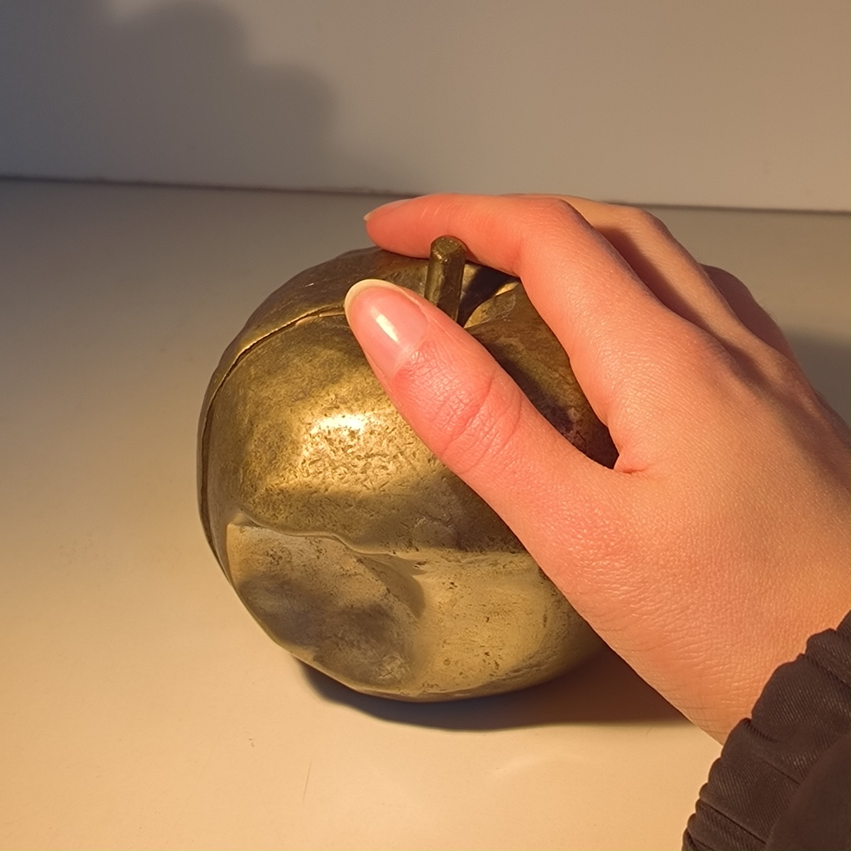A. Pisani « La Pomme » sculpture surréaliste Pop Art en bronze argenté 1974-photo-5