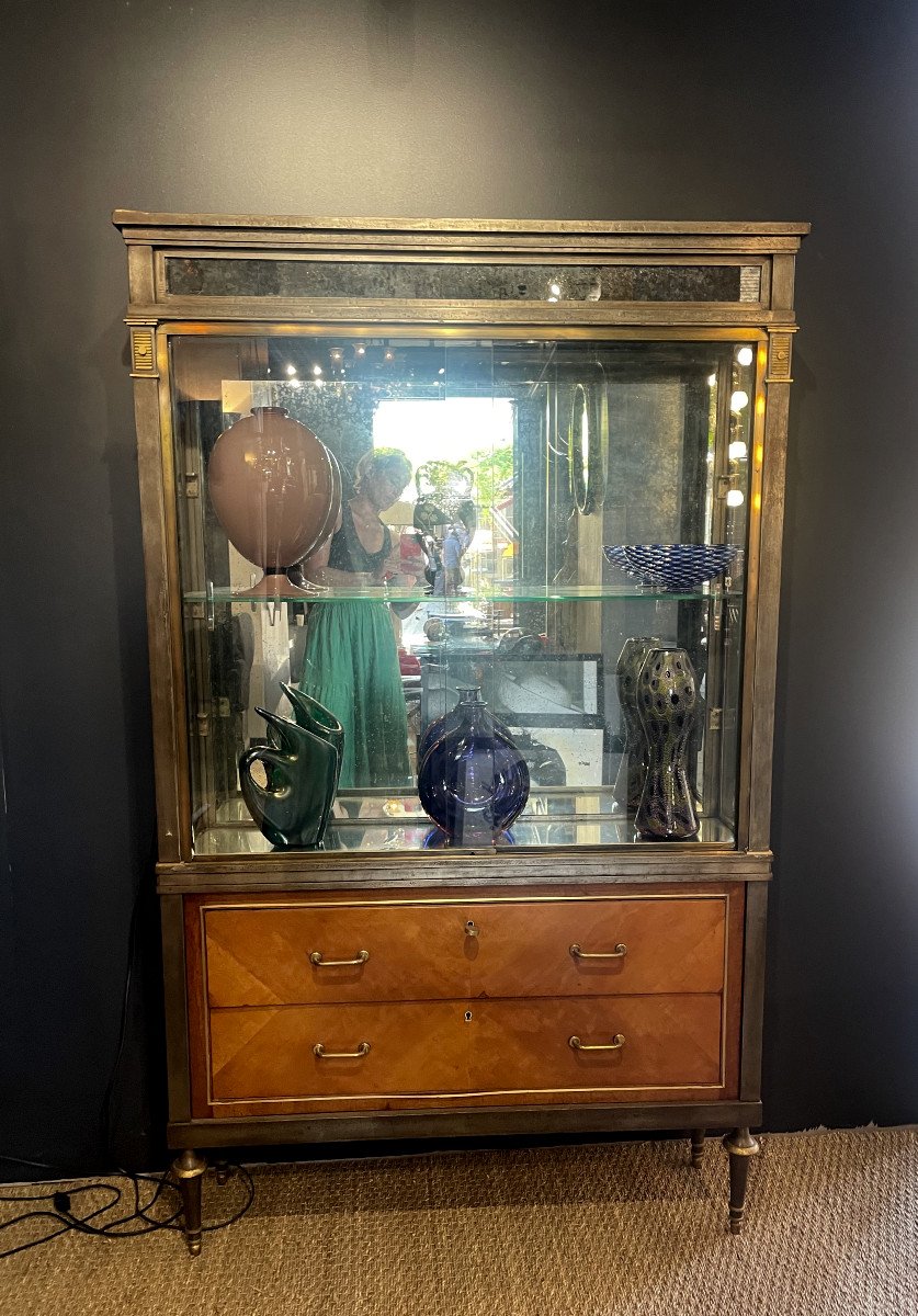 Showcase Louis Sue 1925