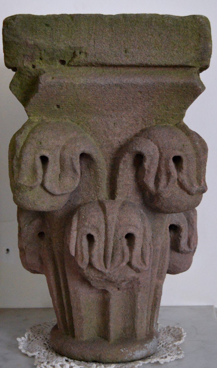 Chapiteau à Crochets Feuillagés, Alsace, Vers 1300.-photo-1