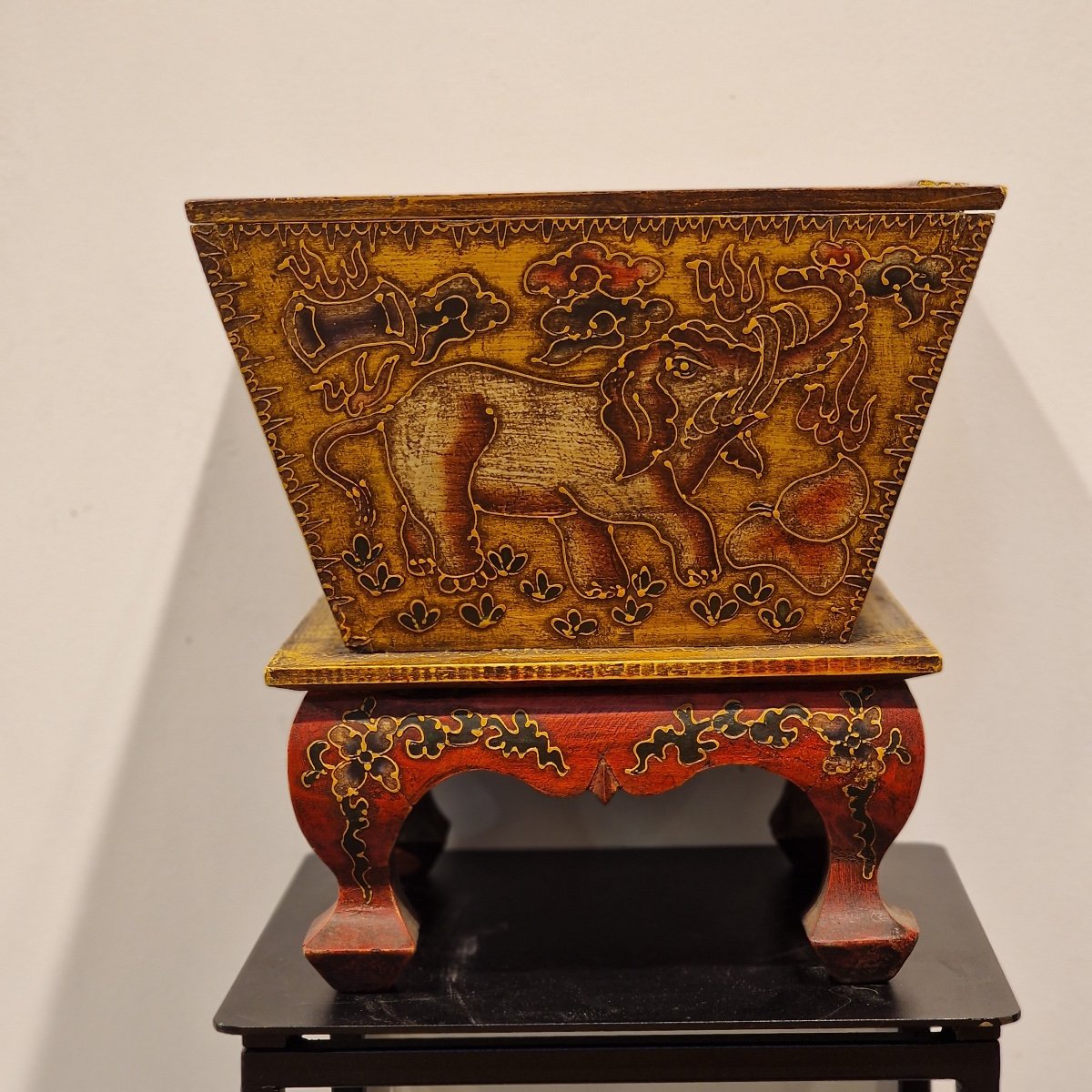 Tibet - Covered Conical Box - Elephant Decor - 20th Century.