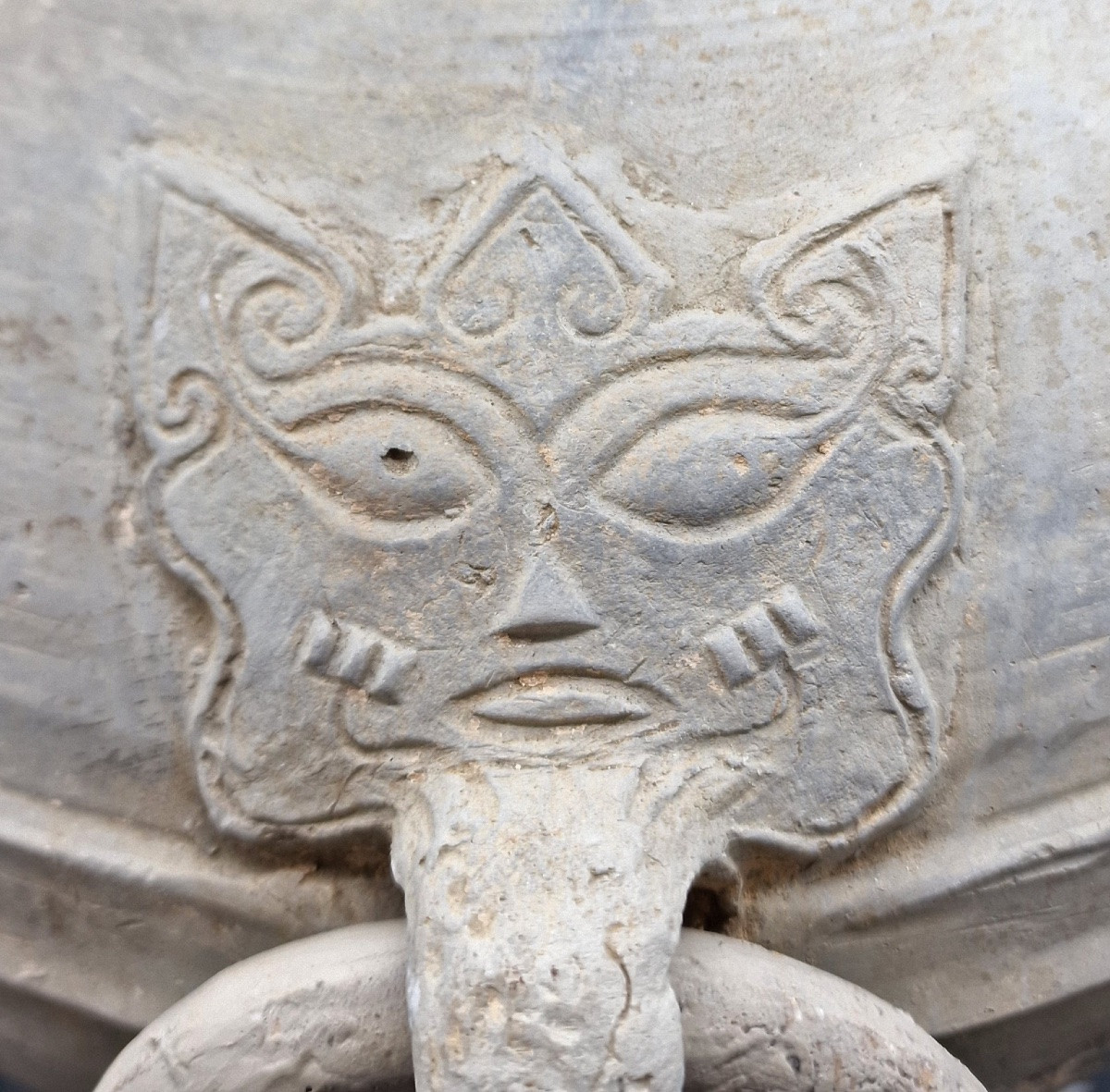 Chine - Vase Hu En Terre Cuite Avec Anneaux - Dynastie Han - TL-photo-1