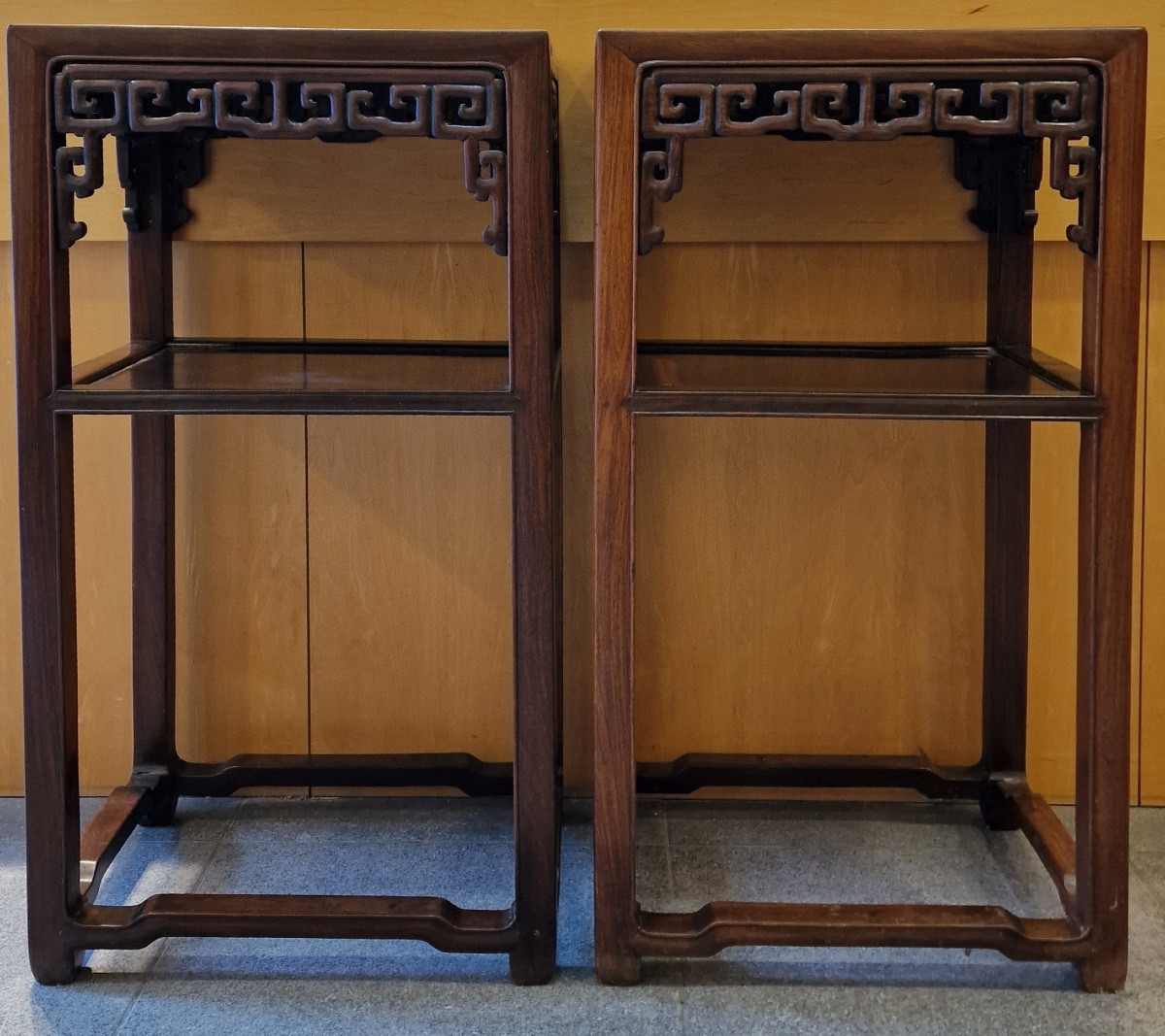 Chine - Paire de sellettes à tablettes - Hong mu - 1900
