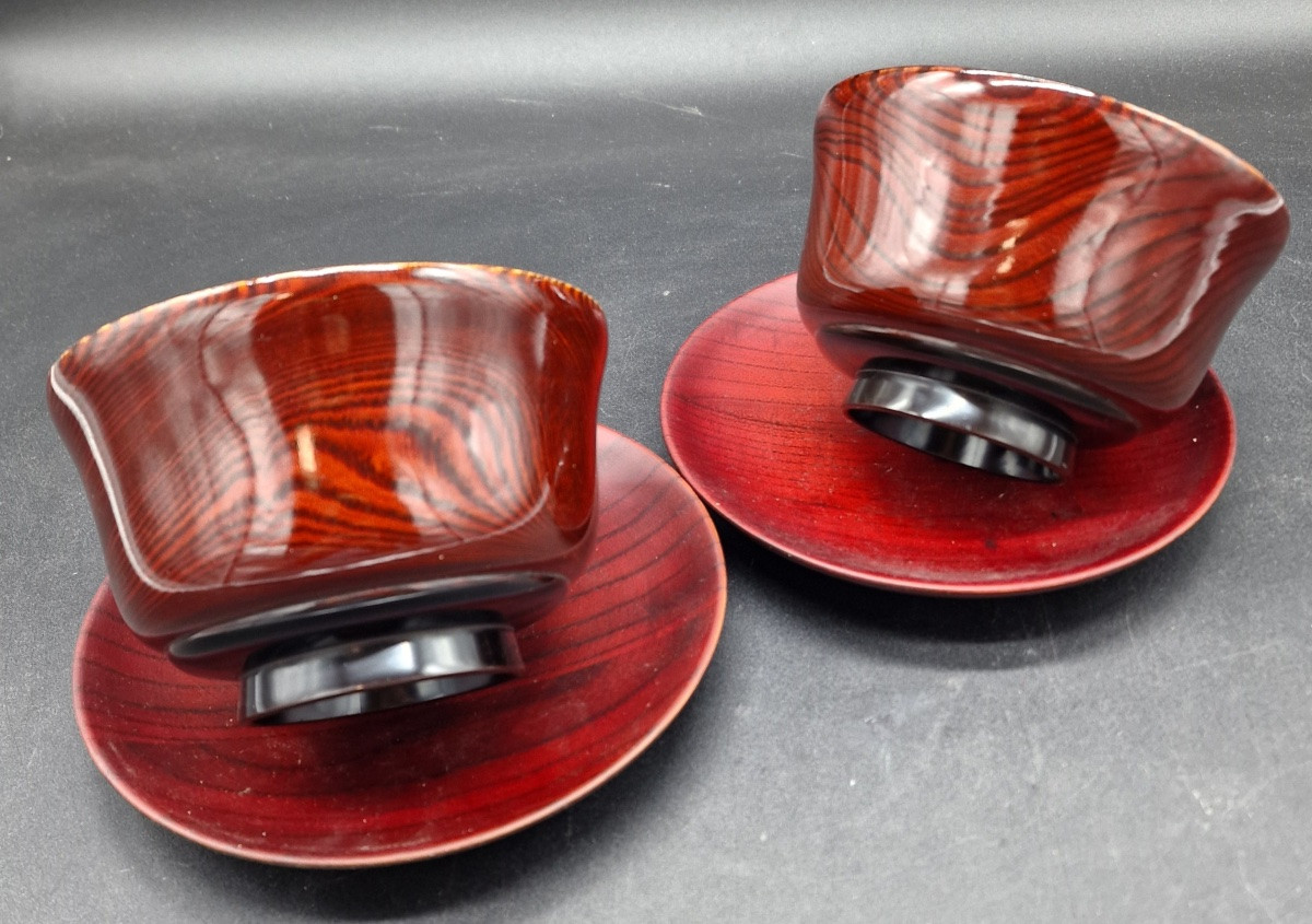Japan - Pair Of Large Lacquered Wooden Bowls With Hiramaki-e Decoration And Saucers - Shōwa.-photo-2