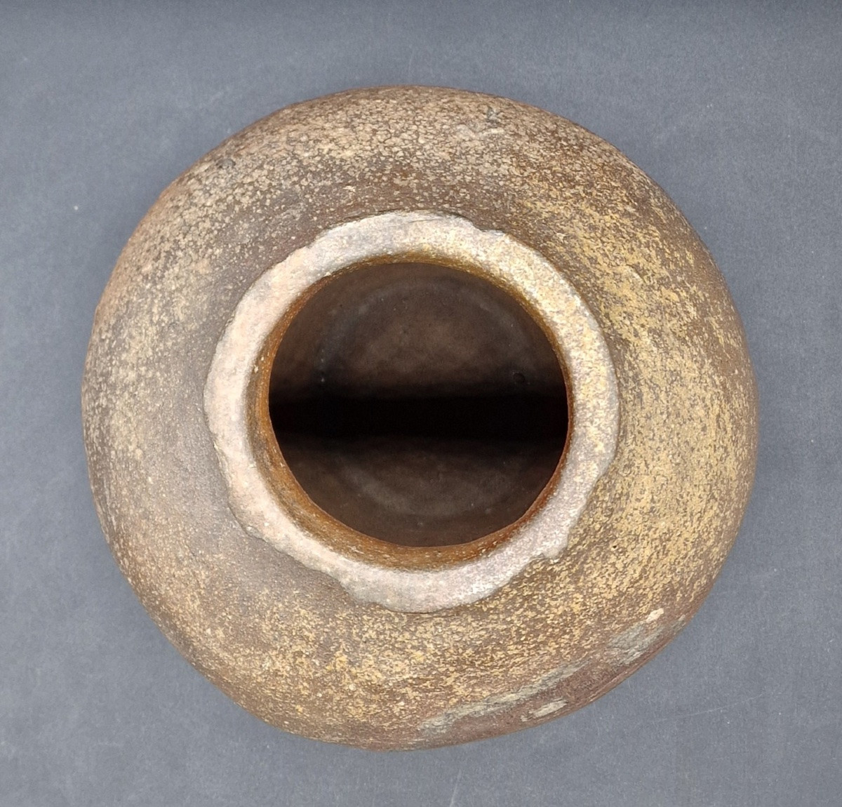 Japan - Koshigaraki Vase In Bizen Sandstone - Edo - Circa 1650-photo-4