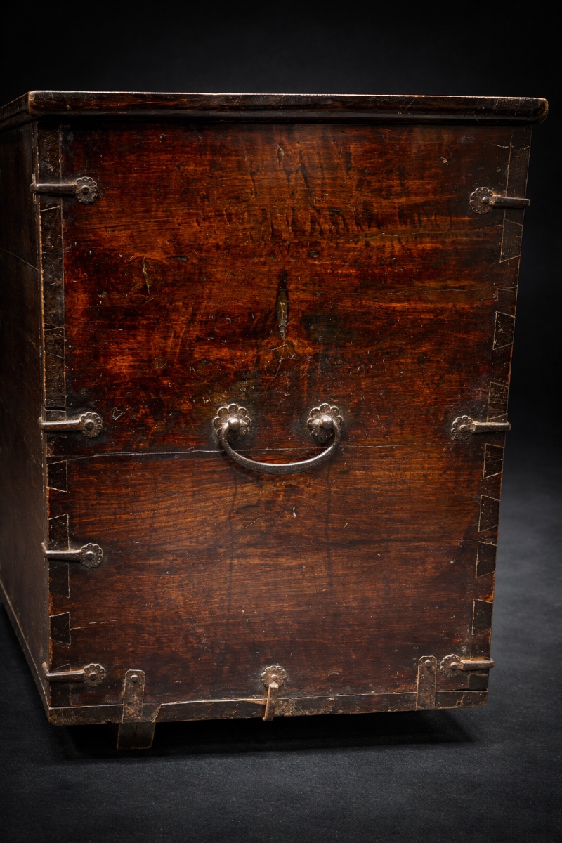 Corée - Coffre à ouverture frontale Ch’aek Bandaji - Dynastie Joseon 19ᵉ siècle-photo-3