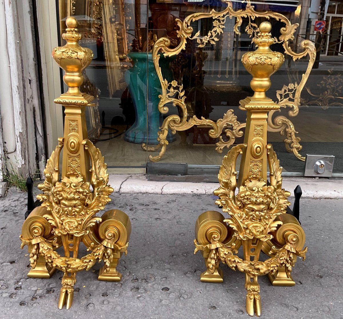 Paire De Grands Chenets 19 Eme Siècle En Bronze Doré Style Louis XIV