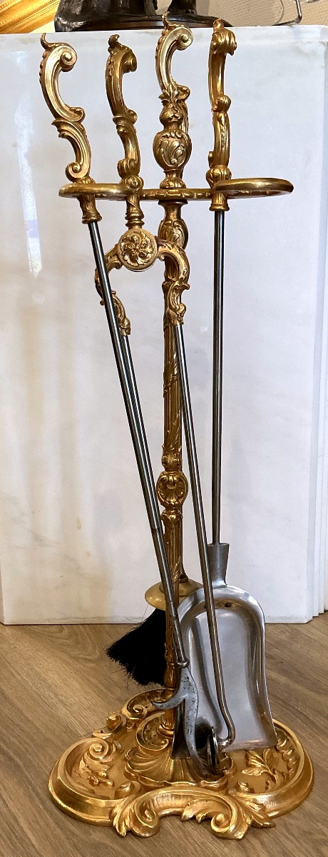 Nécessaire de cheminée style Louis XV bronze doré époque 19 eme siècle 