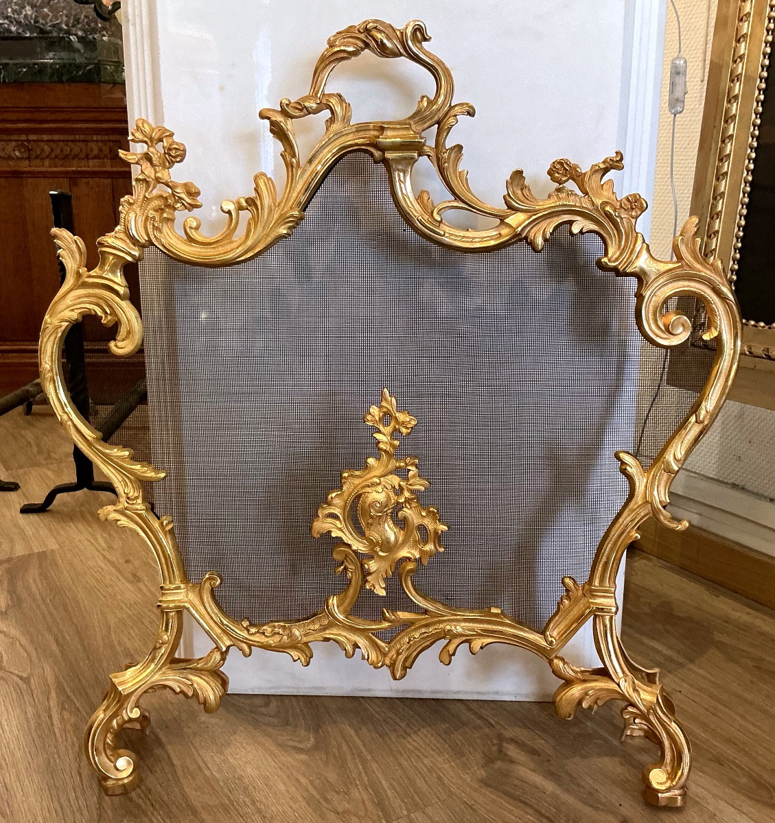 Écran de cheminée de style Louis XV en bronze doré époque fin 19 eme siècle 