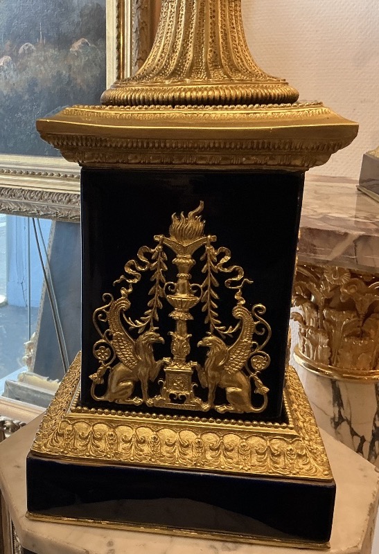 Large Pair Of Medici Vases, Sèvres Porcelain And Gilded Bronze, Early 20th Century -photo-1