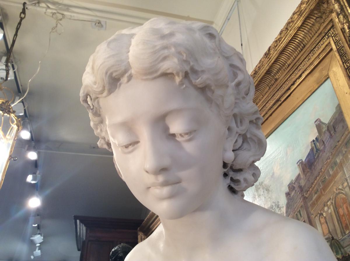 Sculpture En Marbre Blanc « la Jeune Brodeuse «  Signée Sur La Terrasse Ugo Zannoni (1836-1898)-photo-1