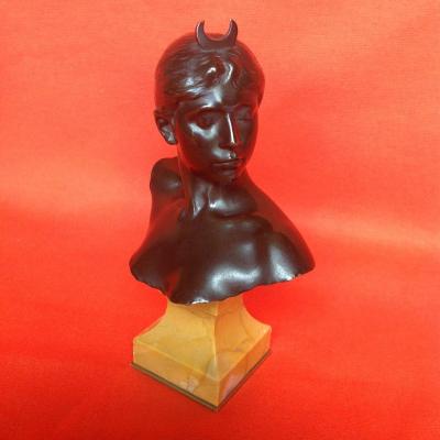 Diane Chasseresse Bust Bronze