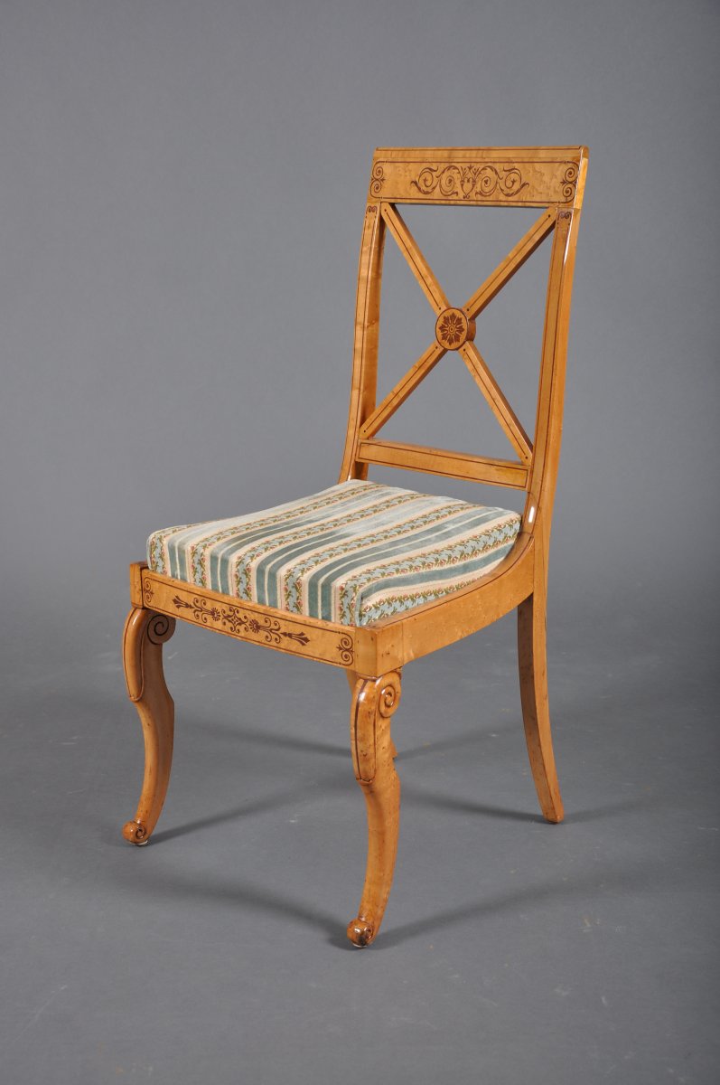 Chaise à croisillons d'époque Charles X en érable moucheté, estampillée Jeanselme.