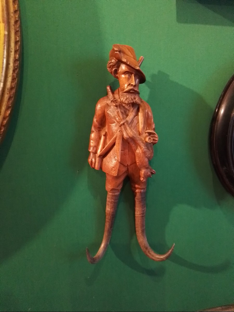 Forêt  Noire Grand Porte Chapeau "au Chasseur" Fin Du 19e Siecle